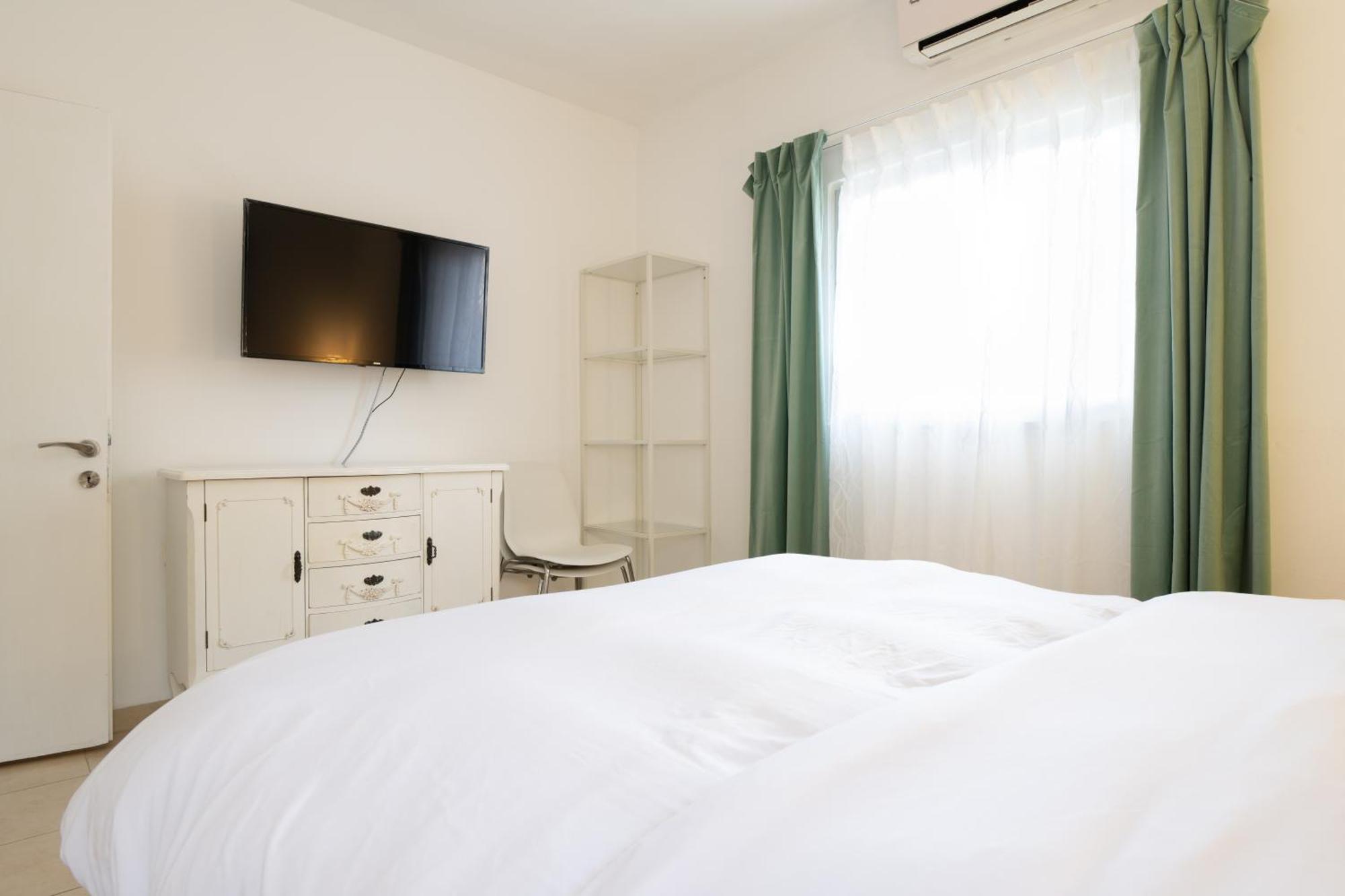 Yagen Boutique Apartments Haifa Room photo
